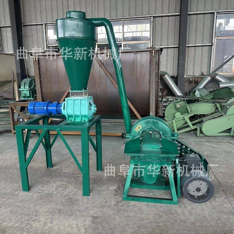 哥伦比亚柴油机带玉米小麦木薯磨粉机立口齿爪粉碎机流动作业