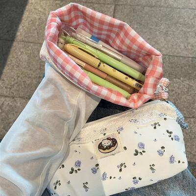 蕾丝碎花笔袋高颜值ins风2025新款学生文具收纳袋韩系大容量笔盒
