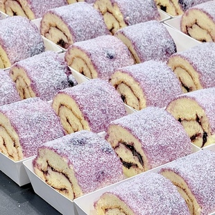 全麦椰香蓝莓卷面包早餐整箱夹心蛋糕卷椰蓉瑞士卷休闲零食下午茶