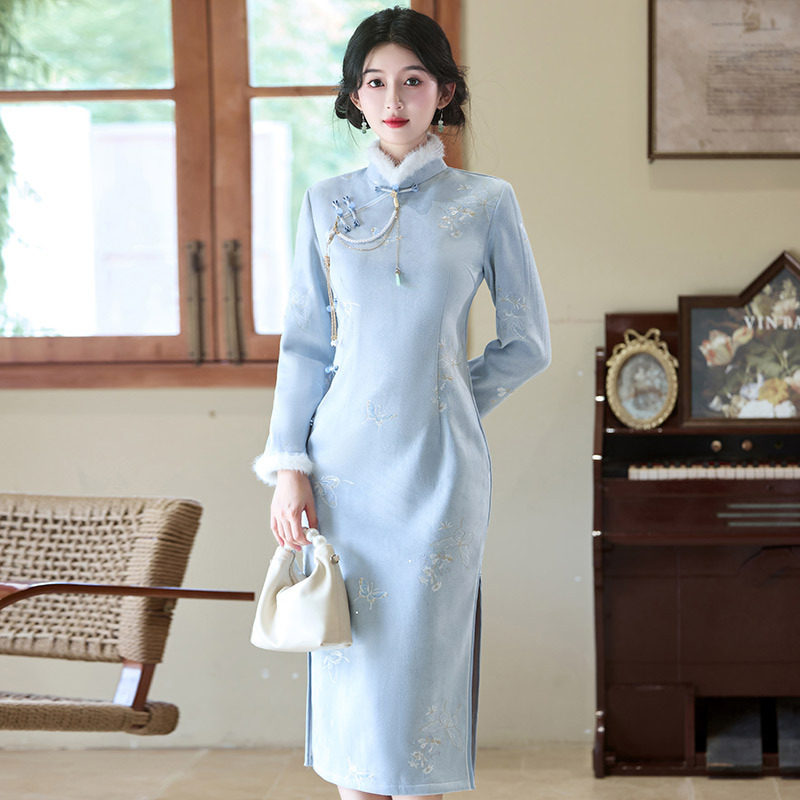 2026新款蓝色刺绣加绒加厚冬装国风新中式长袖改良旗袍年轻款