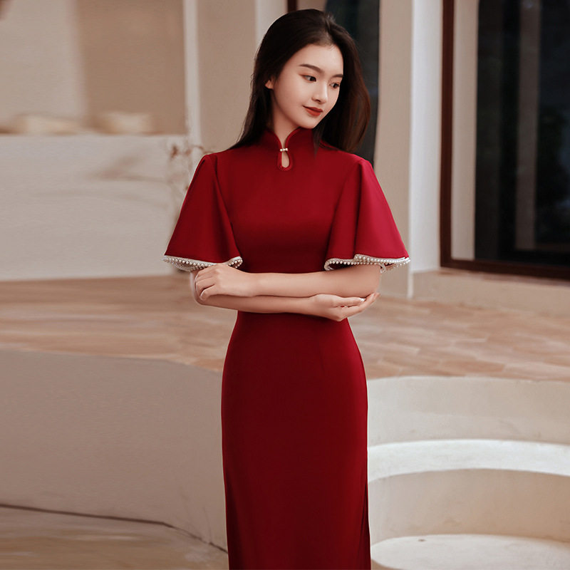 2026新款旗袍敬酒服新娘夏季平时可穿酒红色缎面订婚红裙回门
