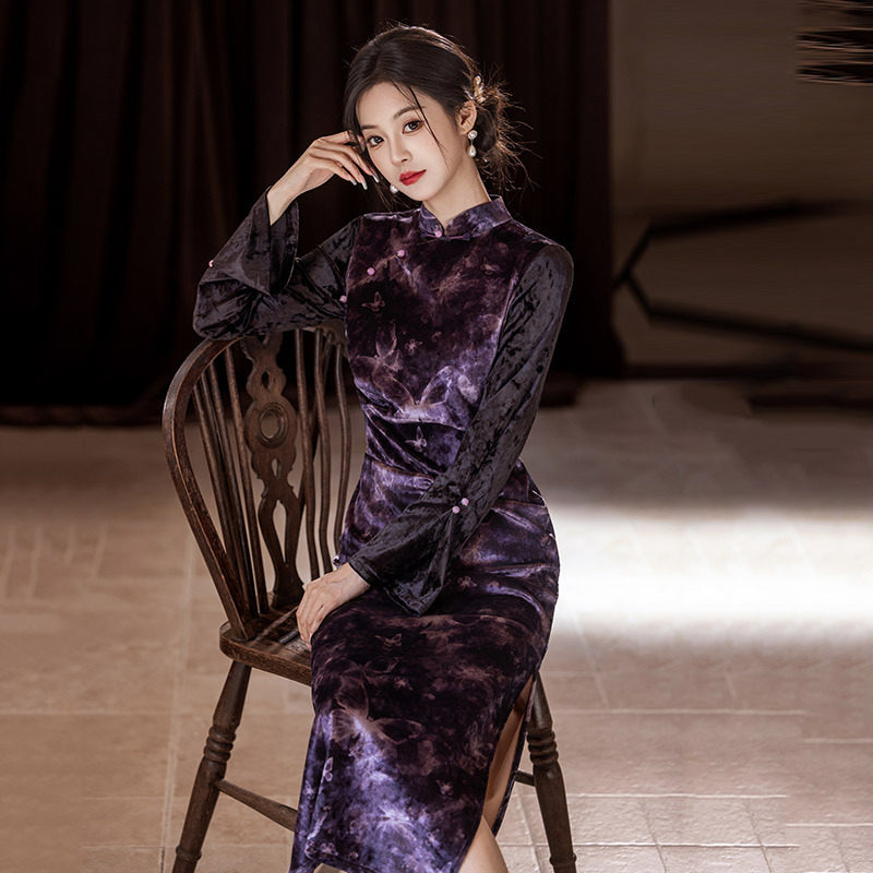 2026新款紫色丝绒国风长款长袖旗袍改良年轻款女新中式复古修