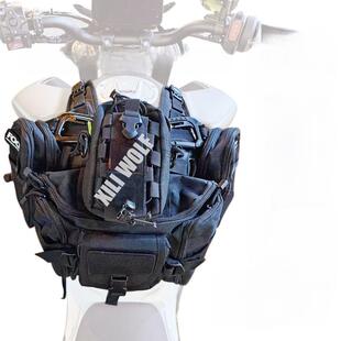 摩托车油箱马甲通用型油箱包挂载底座搭全机能molle装备油箱马甲