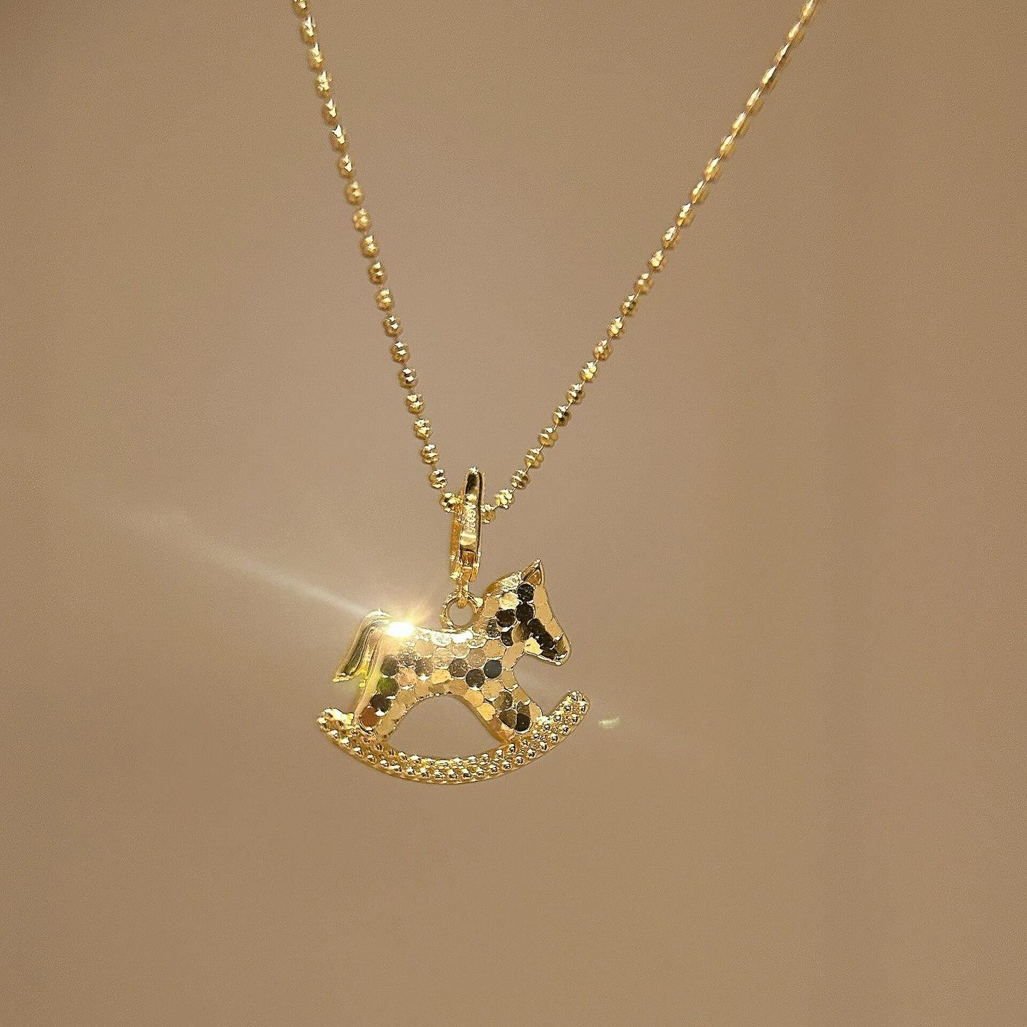 金色爆闪木马吊坠项链女2025新爆款颈链轻奢小众设计高级感毛衣链