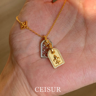 复古金色无事牌鸢尾花吊坠项链女款独特气质百搭高级感毛衣链配饰