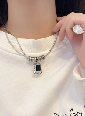 嘻哈风锆石双层叠带卫衣链项链女2023年新款潮设计感小众颈链配饰