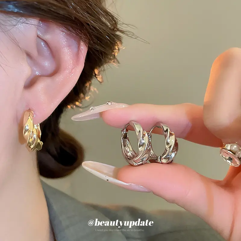 简约扭面圆形金属耳扣个性通勤冷淡风耳饰小众高级感耳环时尚气质