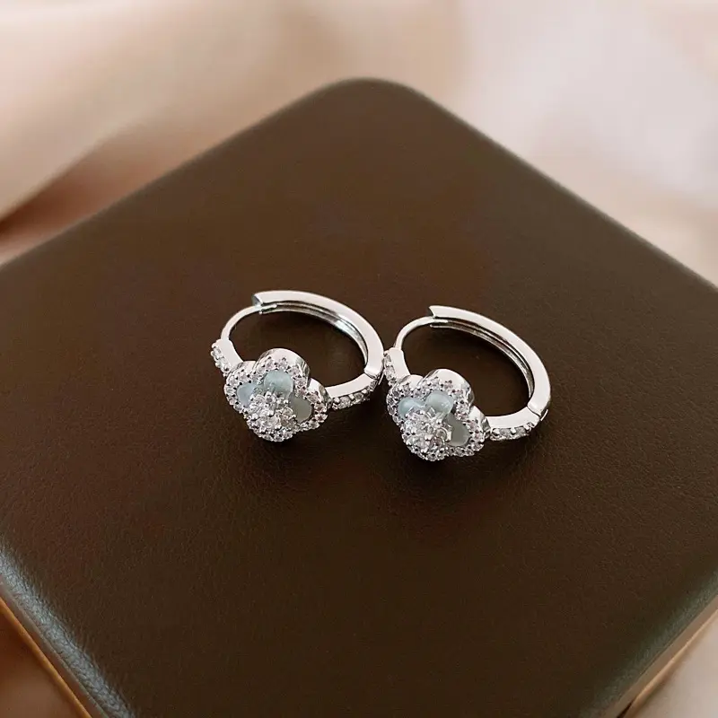 法式锆石醋酸板幸运草花朵耳扣时尚小巧精致耳环轻奢高级感耳饰女