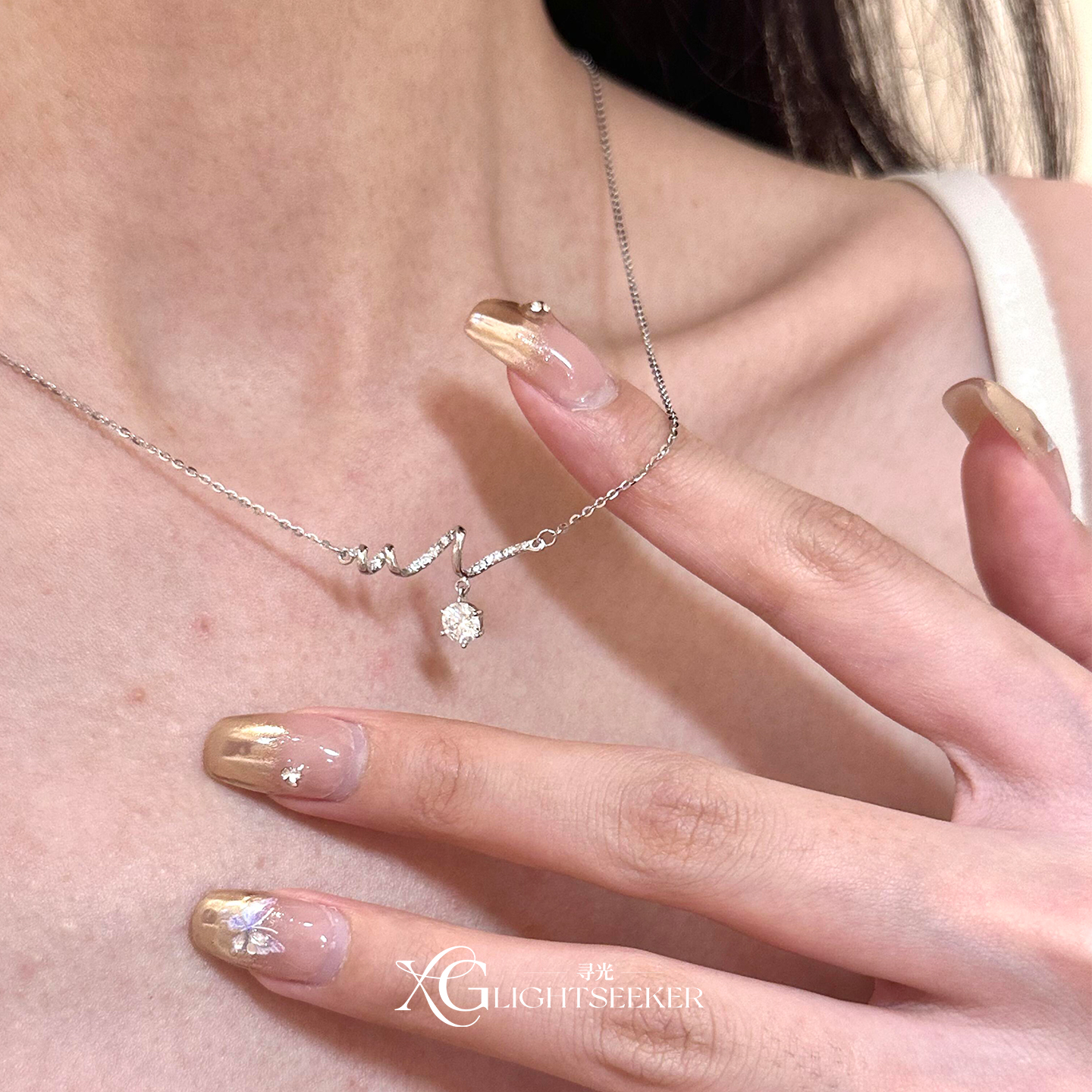 秋冬韩系弹簧爆闪仿锆石项链女