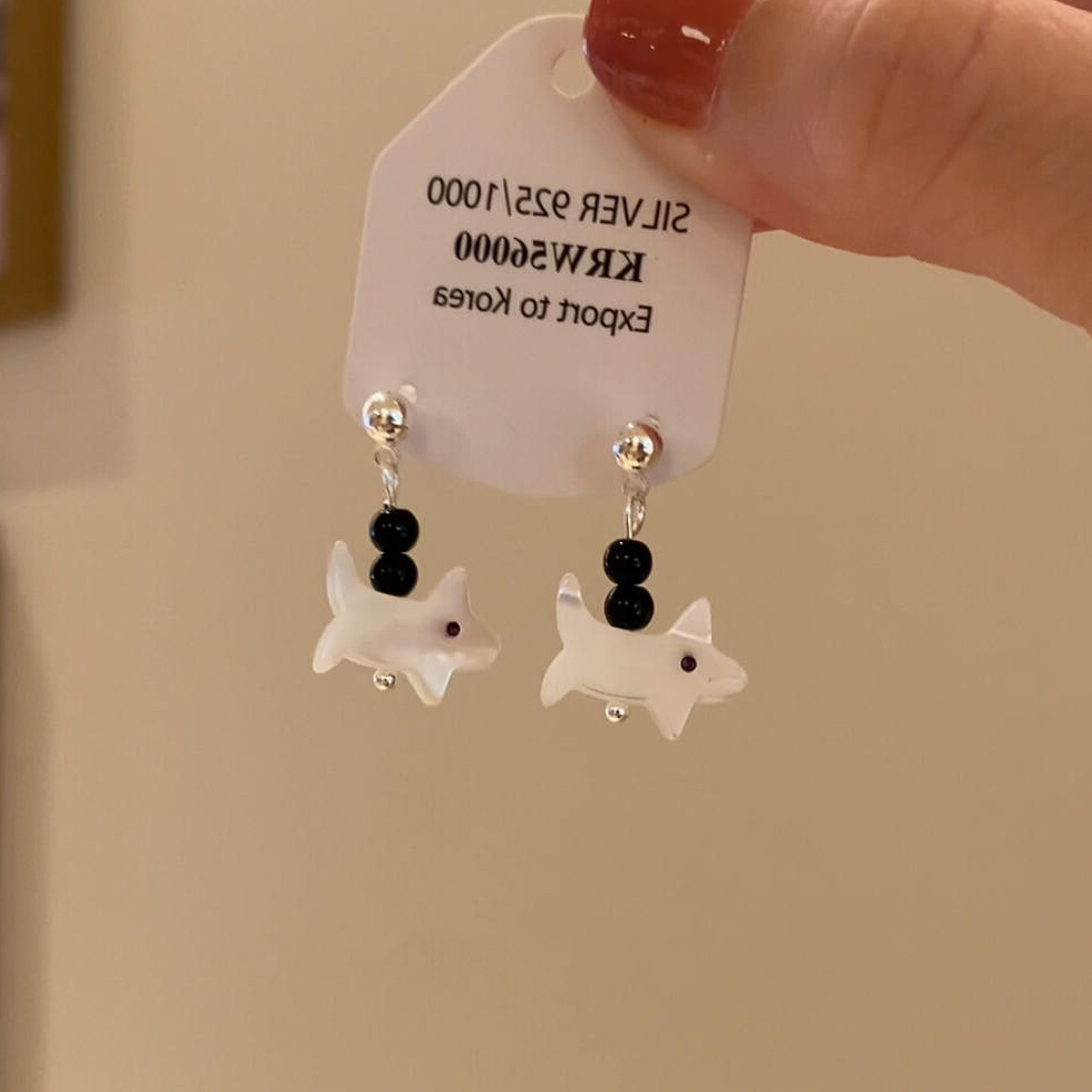 可爱修狗贝母黑串珠耳环女