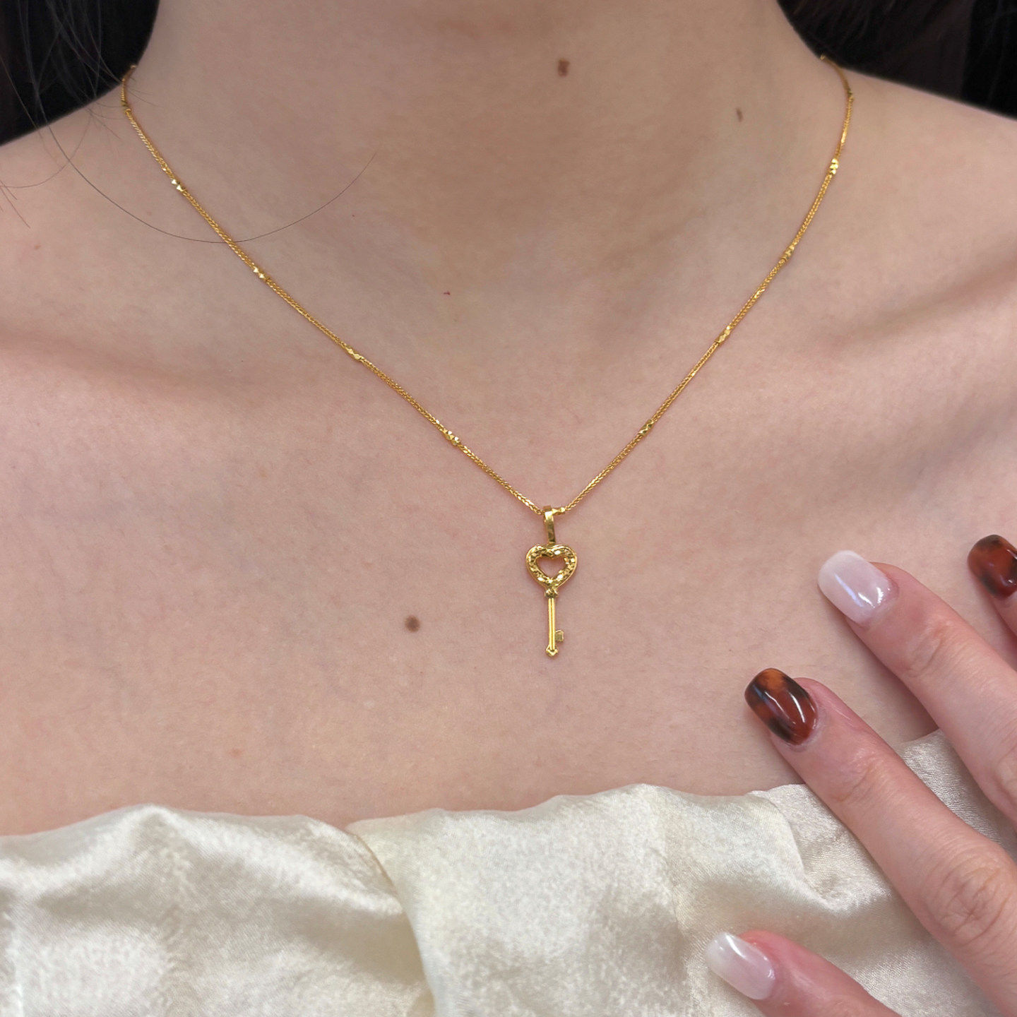 法式爆闪碎冰冰镂空钥匙吊坠项链