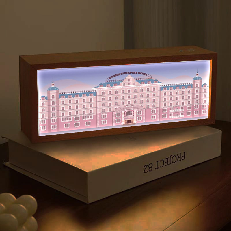 布达佩斯大饭店灯光画小众治愈系卧室小夜灯摆件画电视柜创意相框