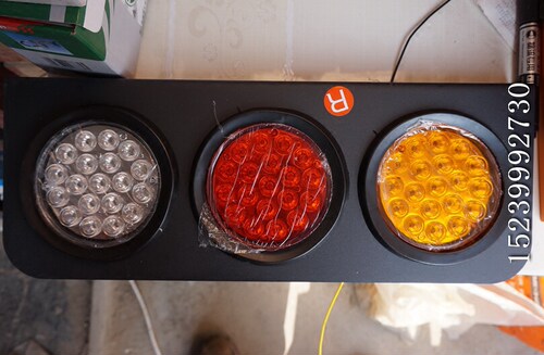 挂车货车24V中集三联三圆挂车LED后尾灯总成 大车后尾转向刹车灯
