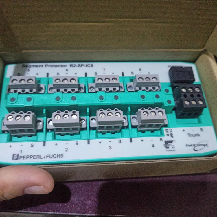 OMT50-R100-EP-IO-V3-L 测距传感器倍加福开关编码器安全栅现货
