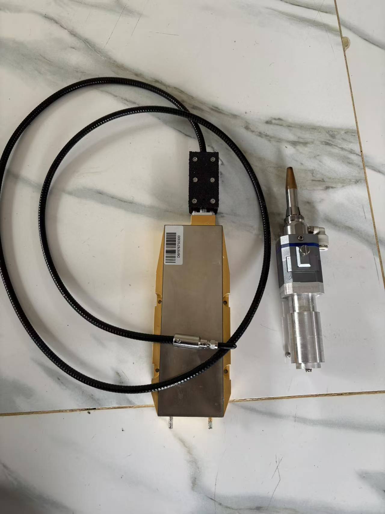 全新激光器高功率泵浦源750瓦光纤sma905陶瓷悬空输出激光头切割