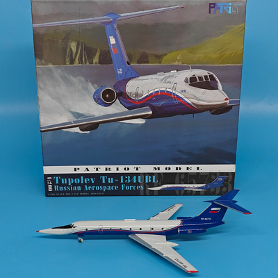 PT 1:200俄罗斯航空部乌克兰空军RTU-134UBL客机RF-65733合金模型