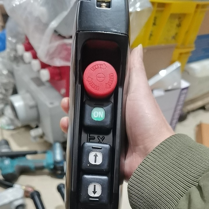 防爆双速葫芦按钮开关高低快慢速62F2S起重按钮手电筒门行车手柄C