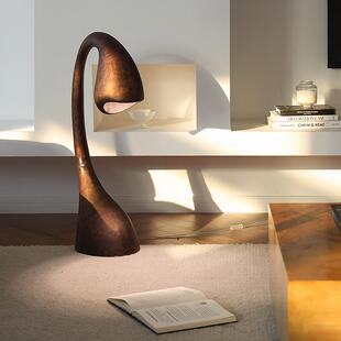 形上客厅落地灯复古侘寂风2025新款天鹅中古灯设计师服装店台灯