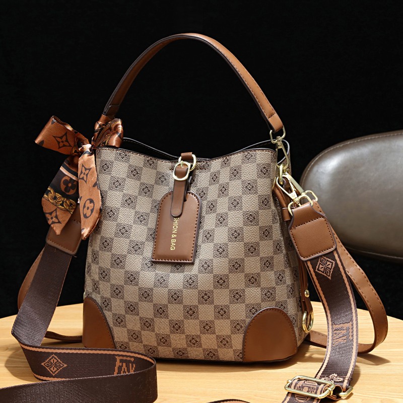 水桶包女2025新款轻奢女包手提包单肩包女士时尚百搭斜挎包潮