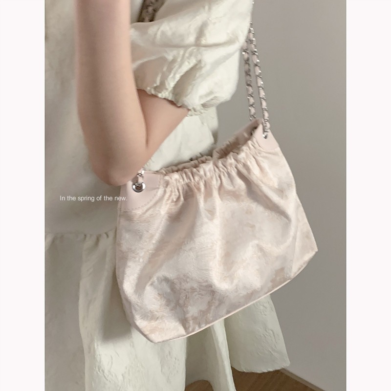 新中式刺绣布包包女式2024新款潮时尚链条托特包百搭大容量水桶包