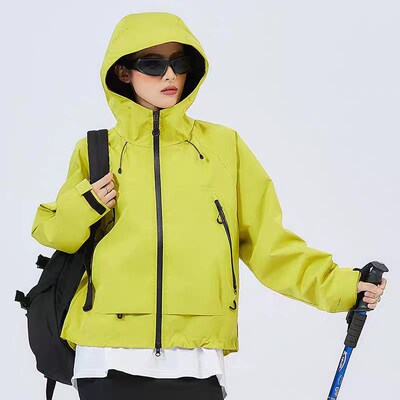 黄色户外冲锋衣亮色三合一羽绒服小个子短款外套女防水防风登山服