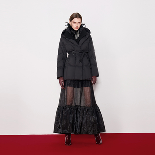 HiSaily商场同款95白鹅绒设计感羽绒服女连帽束腰黑色短款冬新品