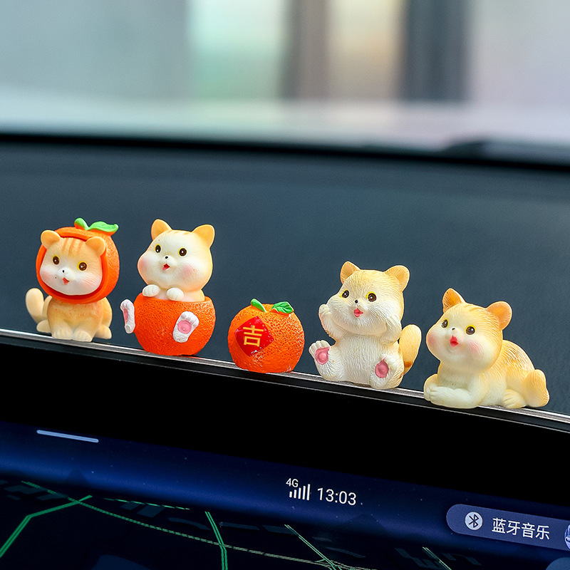 可爱治愈系卡通公仔迷你汽车摆件装饰品工位电脑桌小摆件车载饰品