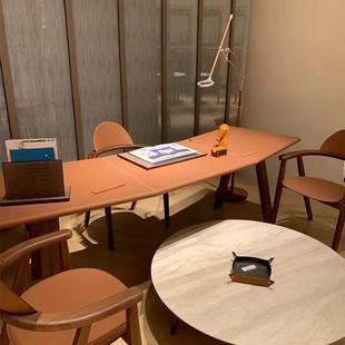 实木办公台 客厅大长书桌老板书房黑胡桃木电脑桌弧形马鞍皮艺意式