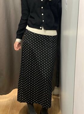 黑色波点半身裙女秋季新款裙子梨型身材大码胖mm遮肚显瘦圆点长裙