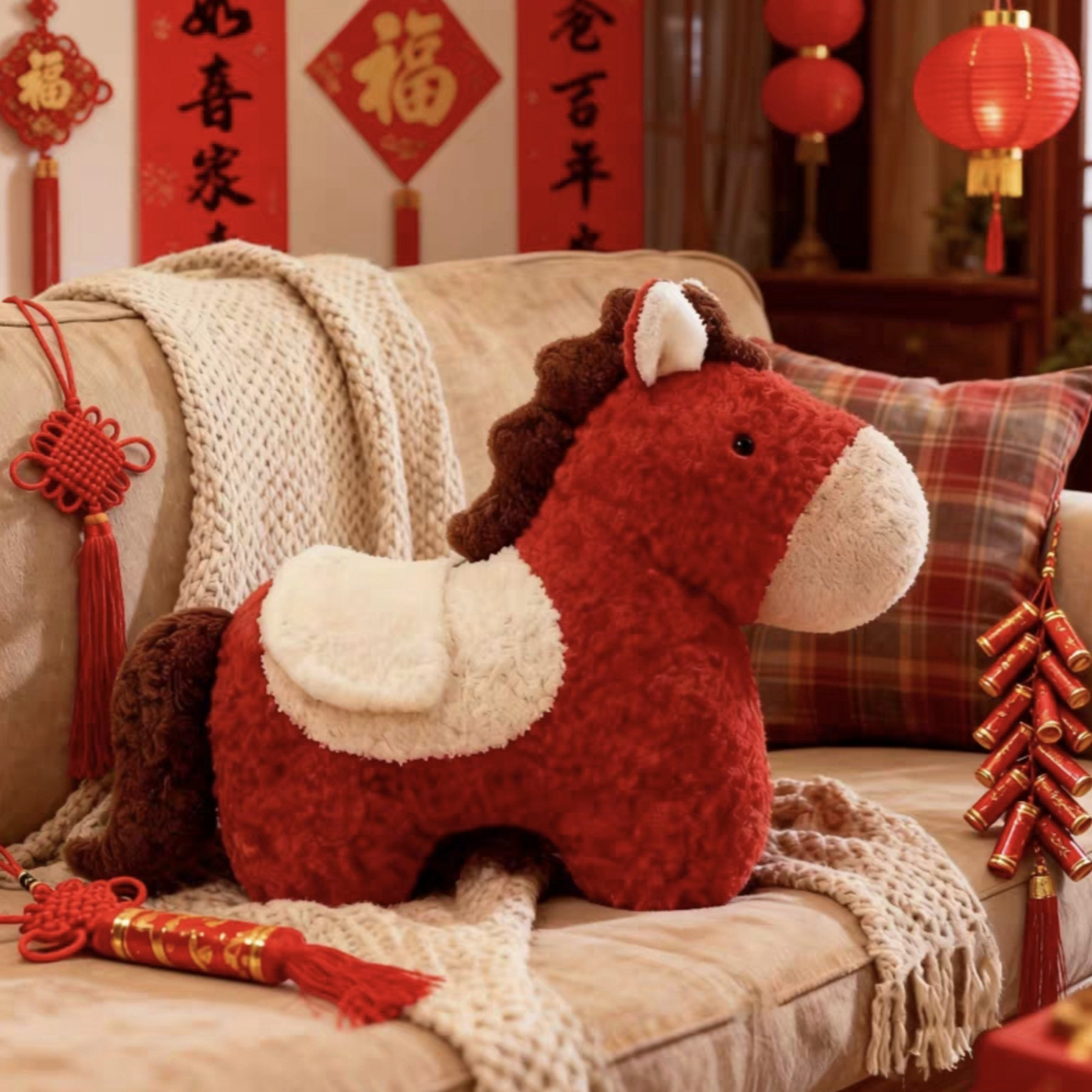 2026马年吉祥物抱枕创意小马毛绒玩偶新年客厅沙发装饰办公室摆件
