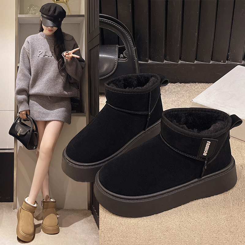 2025新款加厚秋冬雪地靴防寒保暖网红时尚加绒雪地靴皮毛一体短筒