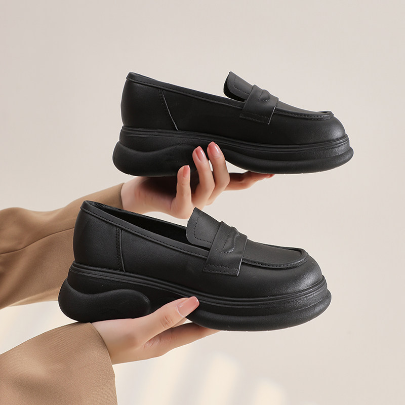 2026防滑软底外穿时尚单鞋百搭塑胶PVC懒人度假休闲少女心春秋鞋