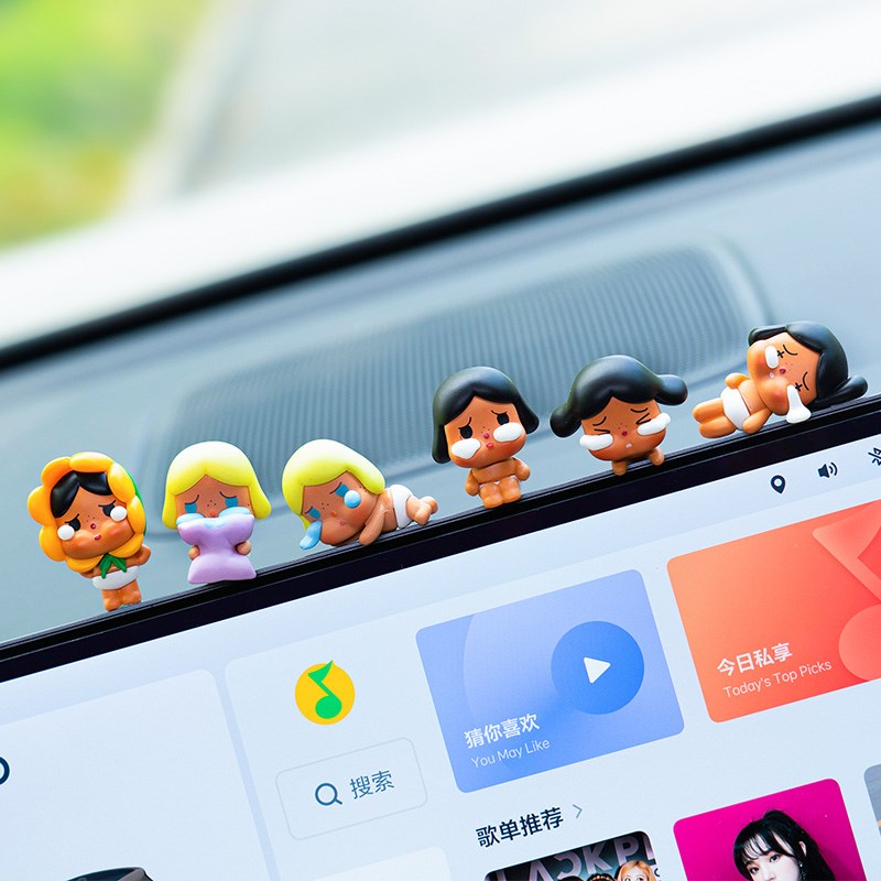 汽车中控屏幕电脑显示器可爱哭娃车载车内装饰用品摆件减压小公仔