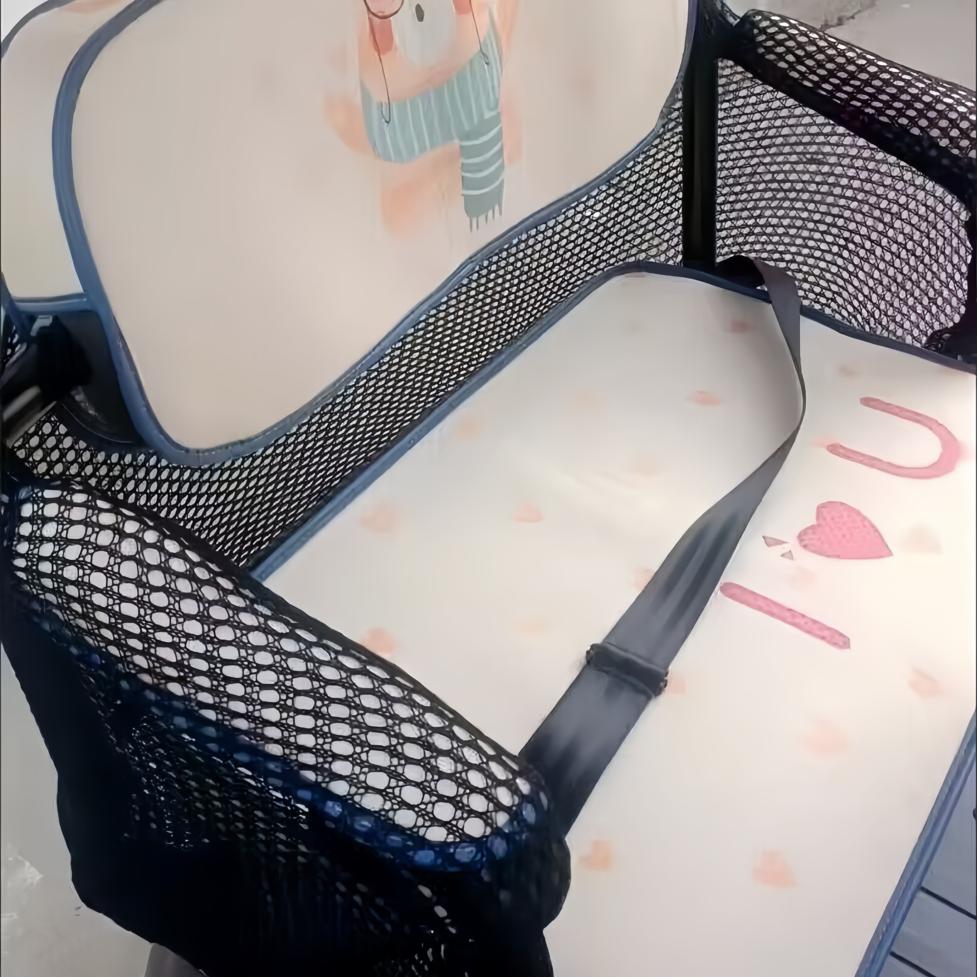 电动三轮车后排座位防护网防漏网