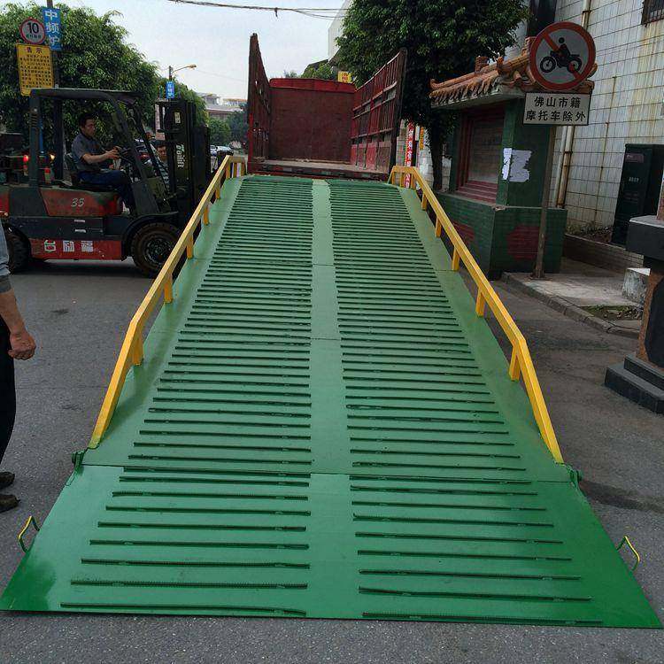 佛山移动登车桥厂液压登车桥报价移动式登车桥梁装卸平台,搬运/仓储/物流设备,其他起重搬运设备,淘宝优惠券,粉丝福利购,淘宝优惠卷