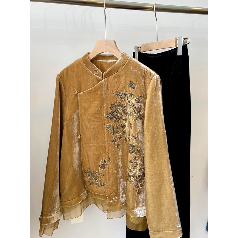 新中式风丝绒立领盘扣重工外套女