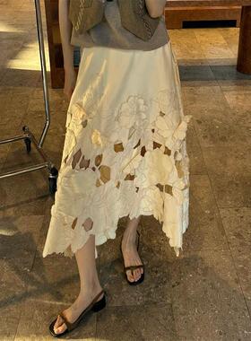 2025年新款设计感镂空花卉A字裙女遮肉显瘦小众别致减龄半身裙