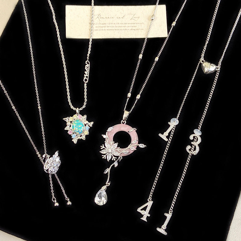 Ivy时尚长款设计彩锆毛衣链女情侣款精致吊坠项链气质