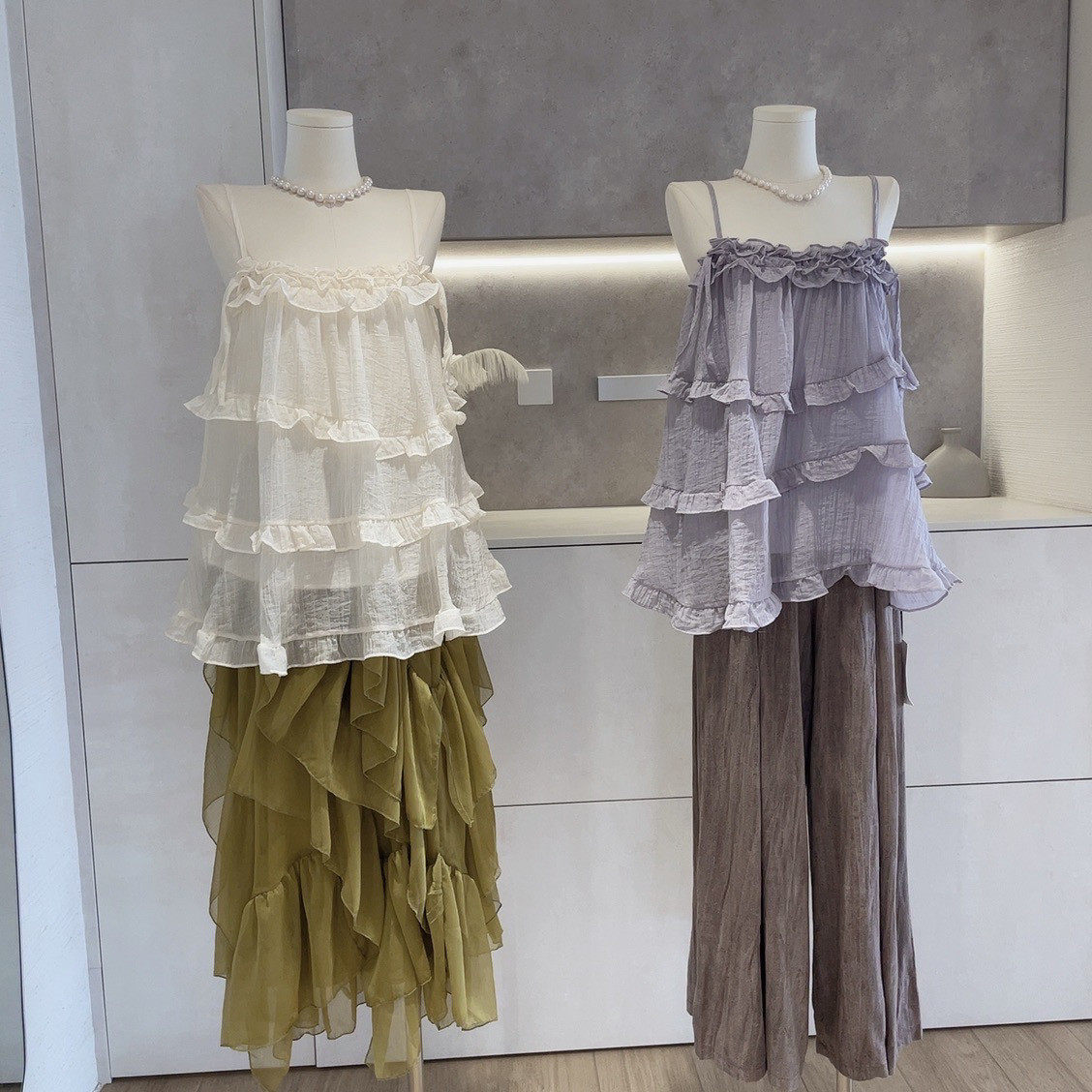 法式气质高级感设计感显瘦上衣荷叶边宽松显瘦百搭背心吊带背心女