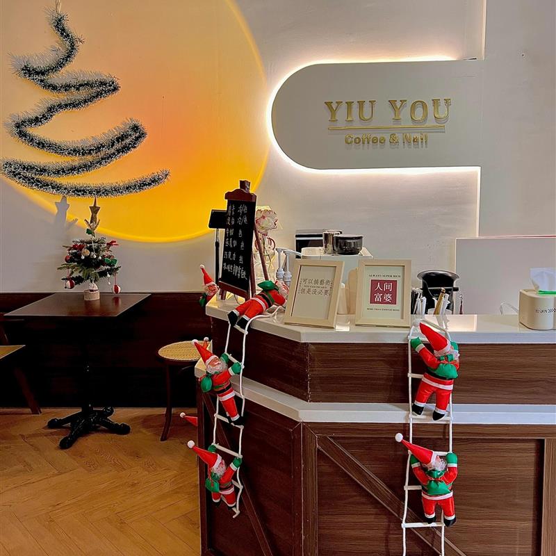 圣诞老人爬梯圣诞节店铺柜台氛围感装饰摆件家用客厅节日场景布置