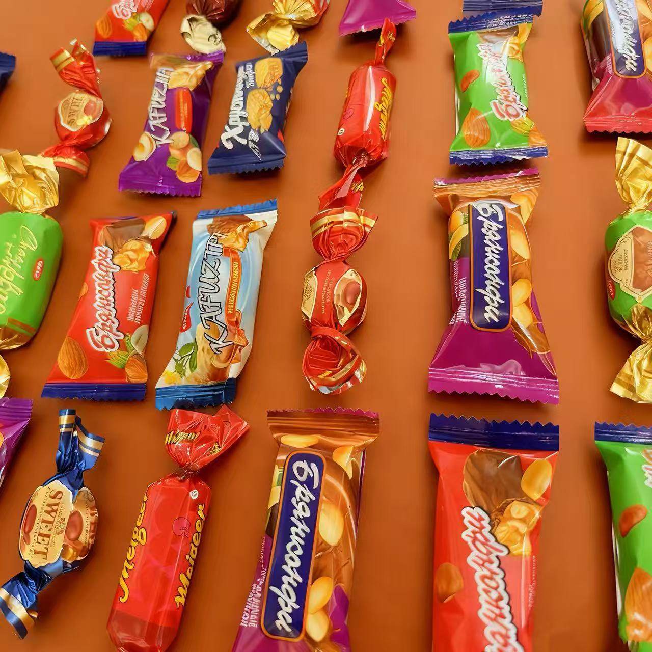 国产俄罗斯风味混合糖果巧克力夹心糖果年货休闲零食大礼包批发