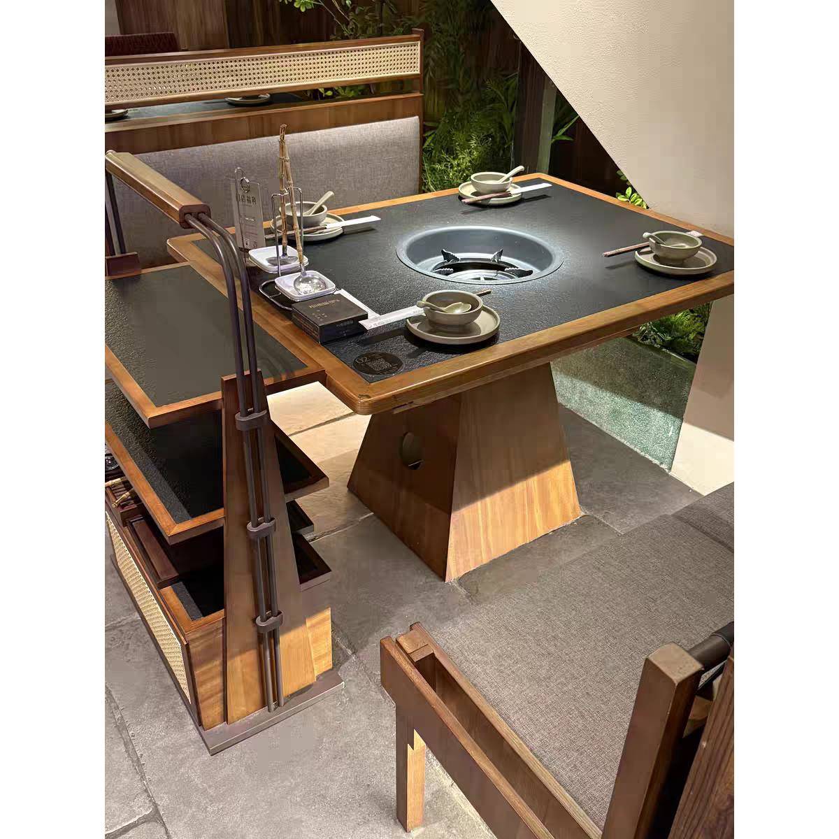 实木大理石火锅桌商用电磁炉大理石烤肉桌子烧烤串串岩板餐桌椅