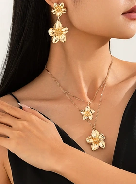 欧美饰品 设计感条纹花朵吊坠项链 法式双层合金锁骨链套装
