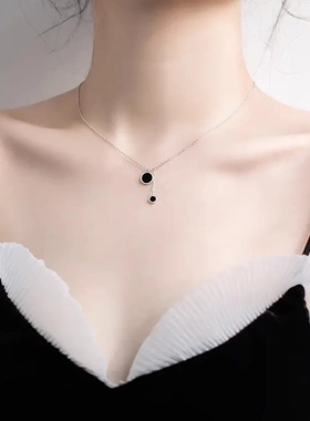 法式黑色吊坠项链女款轻奢小众2023新款爆款锁骨链高级设计感颈链