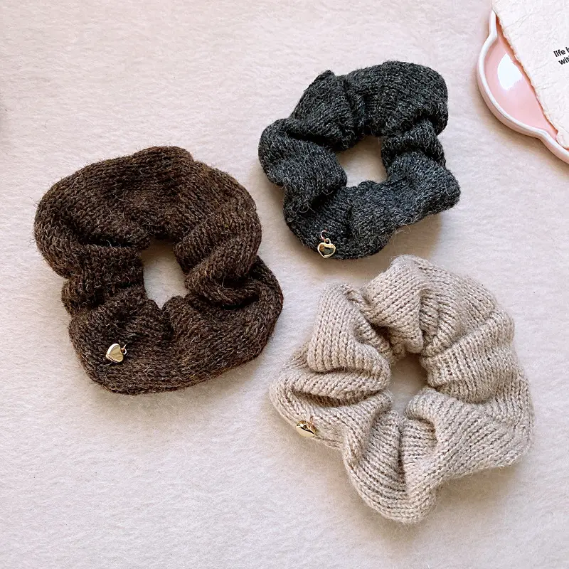 秋冬复古毛线针织爱心吊坠褶皱大肠发圈韩系时尚发绳高级感发饰女