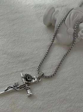 经典时尚造型复古风格玫瑰十字架吊坠项链嘻哈创意花项链