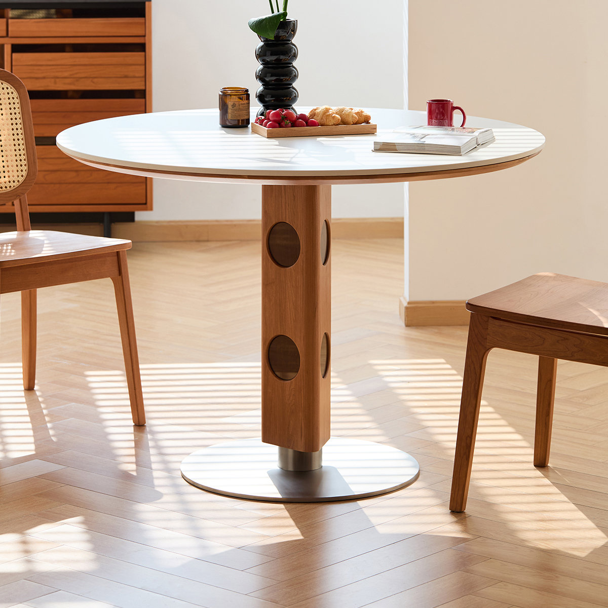 出乎生活小户型岩板圆桌中古风