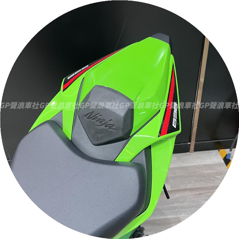 适用川崎 ZX6R ZX-6R 改装后驼峰新款升级版完全体竞技尾盖碳纤维图片