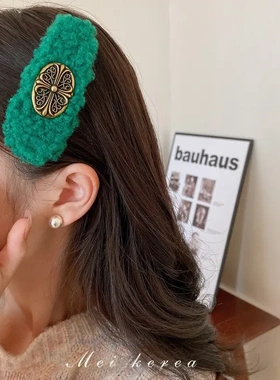秋冬复古绿色字母结毛绒抓夹气质高级感夹发夹个性发饰女