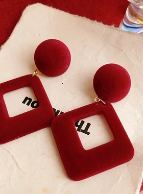 银针新年红色植绒菱形耳钉小众复古设计感耳环时尚轻奢高级感耳饰